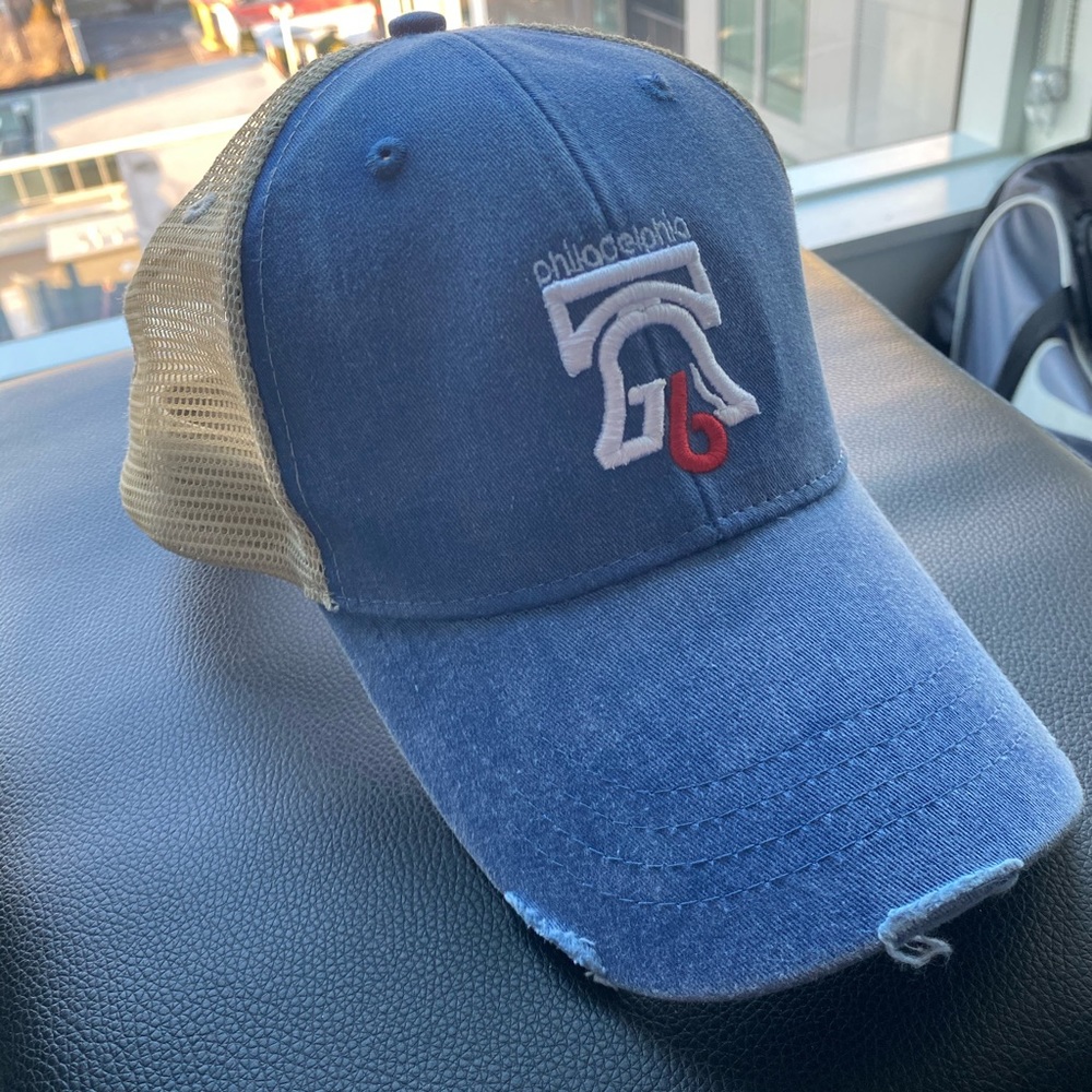 Philadelphia 76ers distressed trucker snap-back